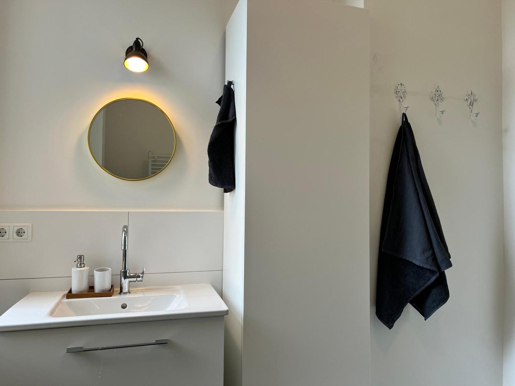 2 Zi Whg Zentral, Altbau, Renoviert 4P Lägenhet Hannover Exteriör bild